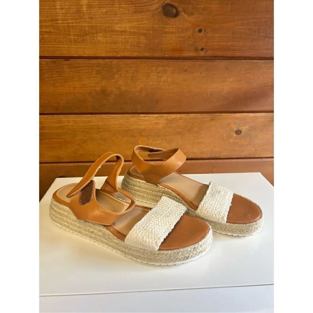 Olivia Miller Sunrise Sunday Sandals Natural color Sz 9 NWOT